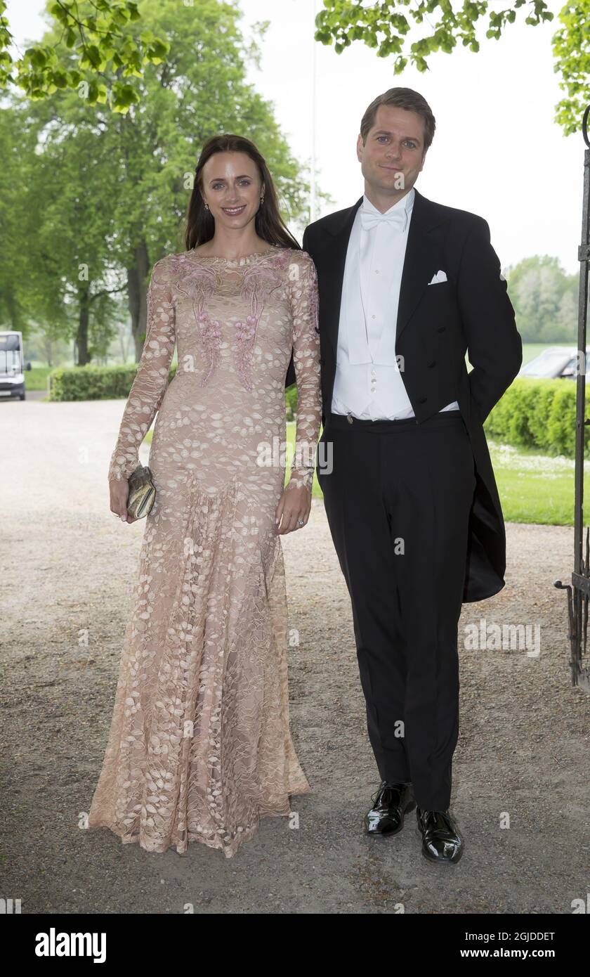 Nina Sundén, Sebastian Siemiatkowski, VD Klarna Marta Schorlings und Christian Siebers, Brollop, Ludgo kyrka, Sodermanland, 2014-05-24 (c) Charles Hammarsten / IBL / TT / Code 2492 Stockfoto