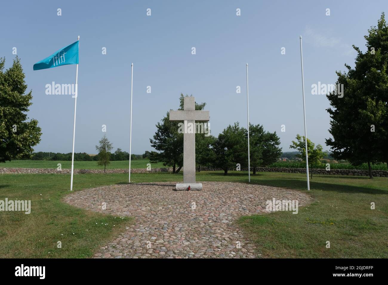 Elk, Bartosze, Polen - 16. Juli 2021: Deutscher Friedhof; Gedenkstätte für den Ersten und Zweiten Weltkrieg. Sommersonntag Stockfoto