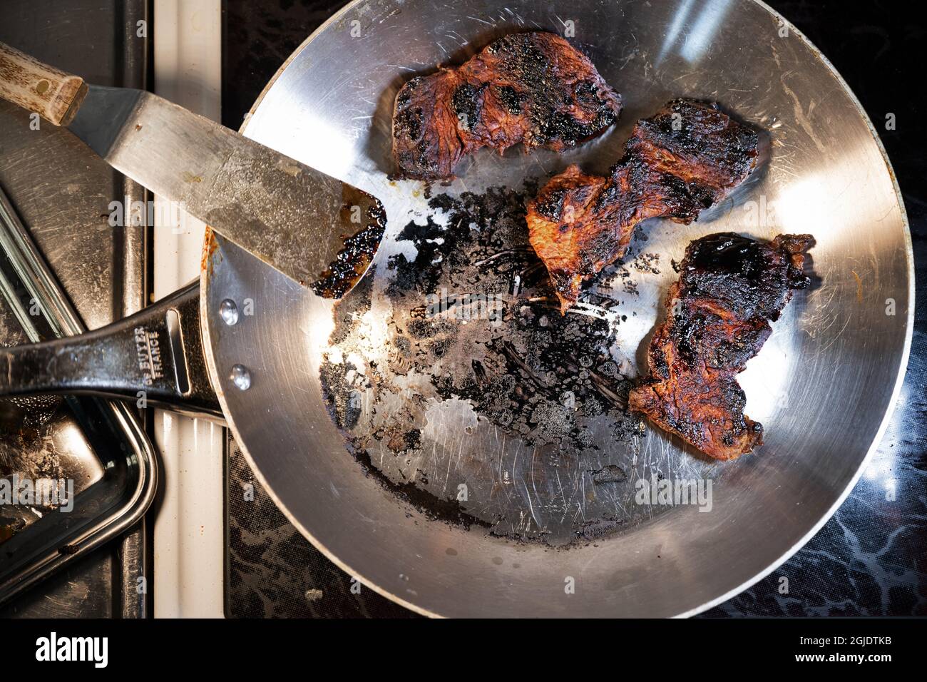 Kochfehler. Verbranntes Fleisch Foto: Vanni Jung Stahle / DN / TT / Code  3000 Stockfotografie - Alamy