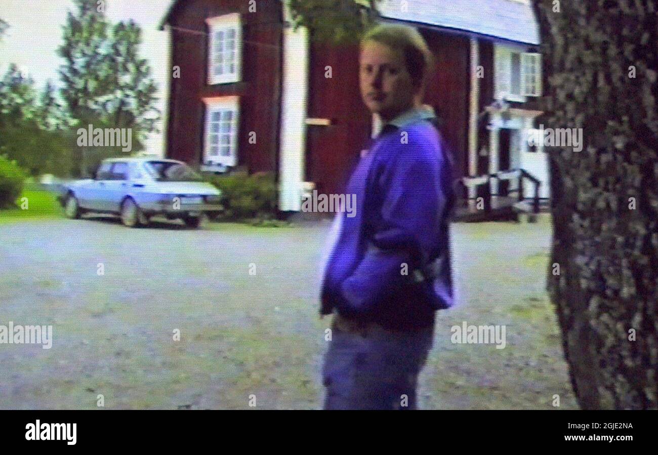 Der bekannte Mörder anders Eklund ist in einem Video zu sehen, das von der schwedischen Polizei aus einer Rekonstruktion eines Verbrechens im Jahr 1995 veröffentlicht wurde. Eklund hat zwei Mörder gegestanden.der jüngste der E10-jährigen Englan hat einen früheren Mord an Pernilla Hellgren begangen. Foto: Schwedische Polizei / HO / SCANPIX SCHWEDEN / Code 200 Stockfoto