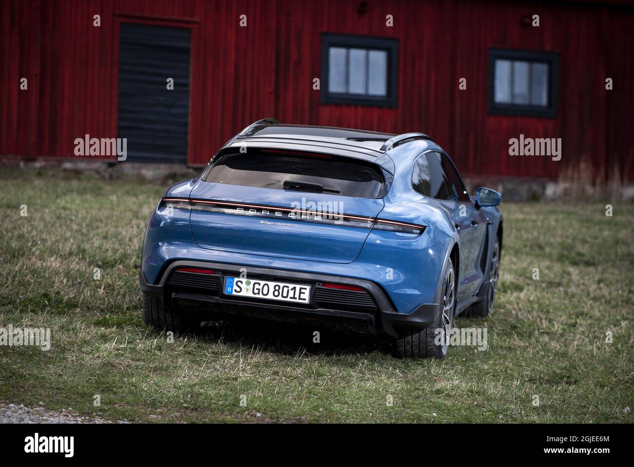 Porsche Taycan 4 Cross Turismo. Außenansicht des Autos Foto: Pontus Lundahl / TT / Code 10050 Stockfoto