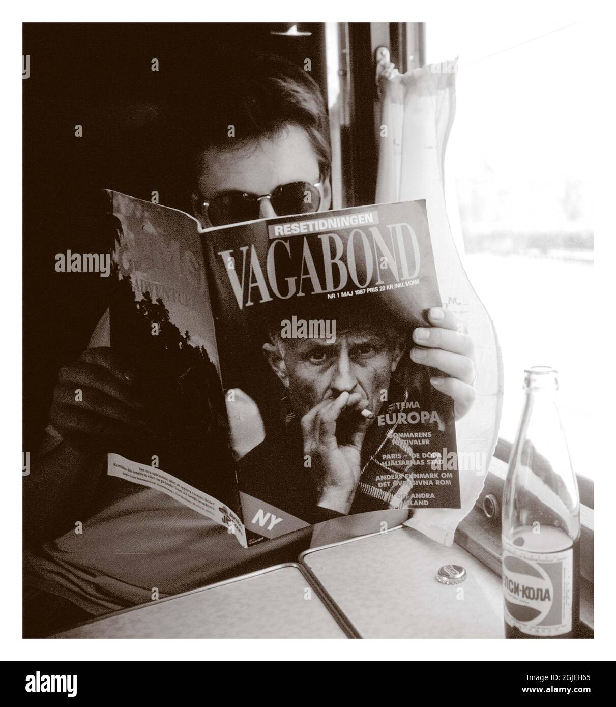 Stieg Larsson im Auftrag der schwedischen Nachrichtenagentur TT und des Magazins Vagabond auf der Transsiberischen Eisenbahn von Moskau nach Hongkong und Peking. Stockfoto
