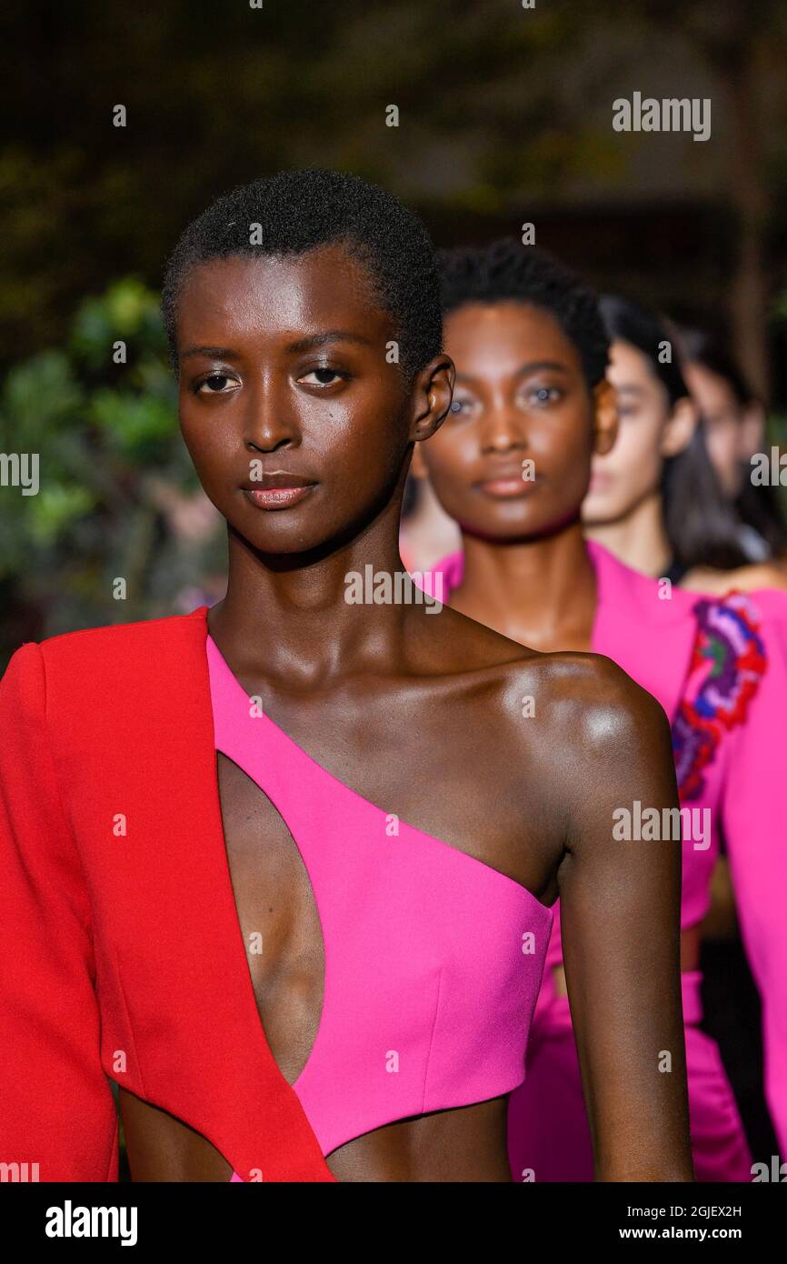 New York, Usa. September 2021. Models laufen auf der PatBo Fashion Show während der NYFW (New York Fashion Week) auf dem Laufsteg.die Shows im Le Pavillon in New York City. Kredit: SOPA Images Limited/Alamy Live Nachrichten Stockfoto