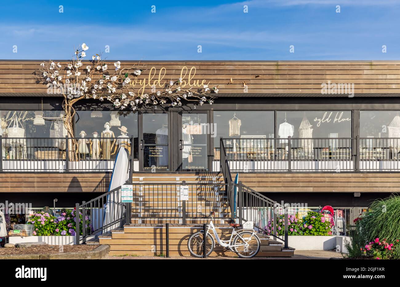 Das Damenbekleidungsgeschäft namens Wyld Blue in Montauk Stockfoto