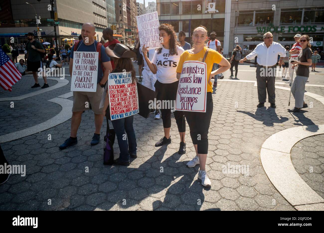 Demonstranten versammeln sich am Montag, dem 6. September 2021, im Union Square Park in New York, um gegen das Covid-19-Impfmandat in New York City zu demonstrieren. (© Richard B. Levine) Stockfoto