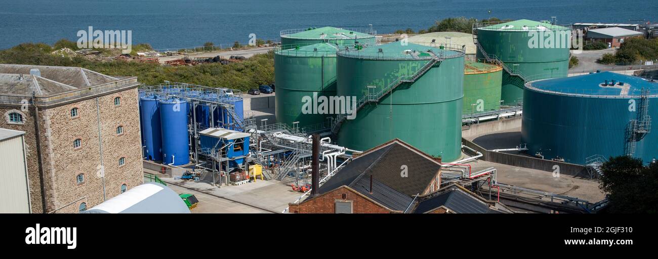 Falmouth, England, Großbritannien. 2021. Heizöl-Tanks für die Schifffahrt mit den westlichen Anflügen des Südwestens Cornwall Stockfoto