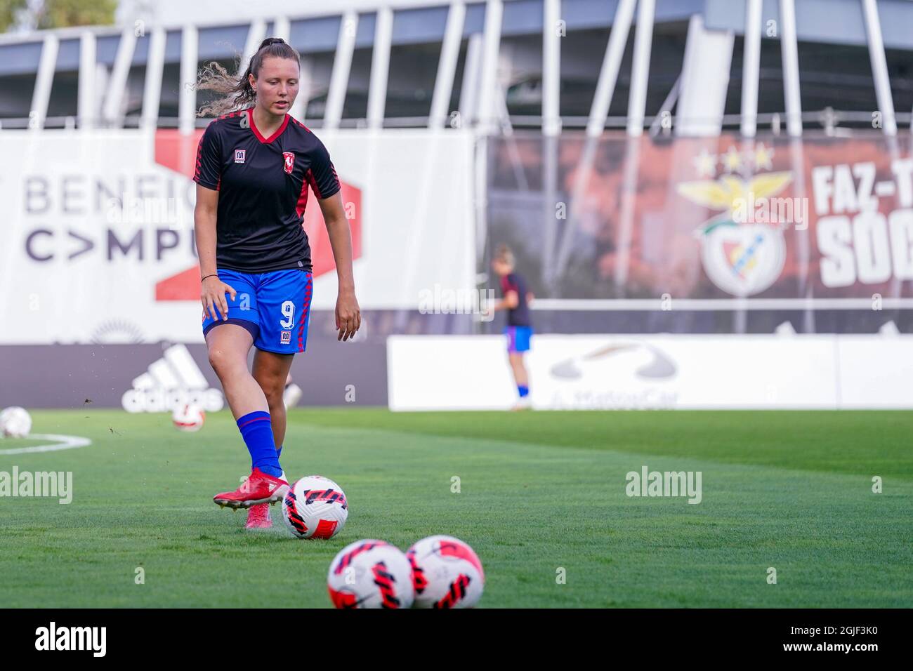 LISSABON, PORTUGAL - 9. SEPTEMBER: Fenna Kalma vom FC Twente während des zweiten Qualifikationsrunden-Spiels der UEFA Women's Champions League 2021/2022 zwischen SL Benfica und FC Twente am 9. September 2021 auf dem Futebol Campus Seixal in Lissabon, Portugal (Foto: Andre Weening/Orange Picles) Stockfoto