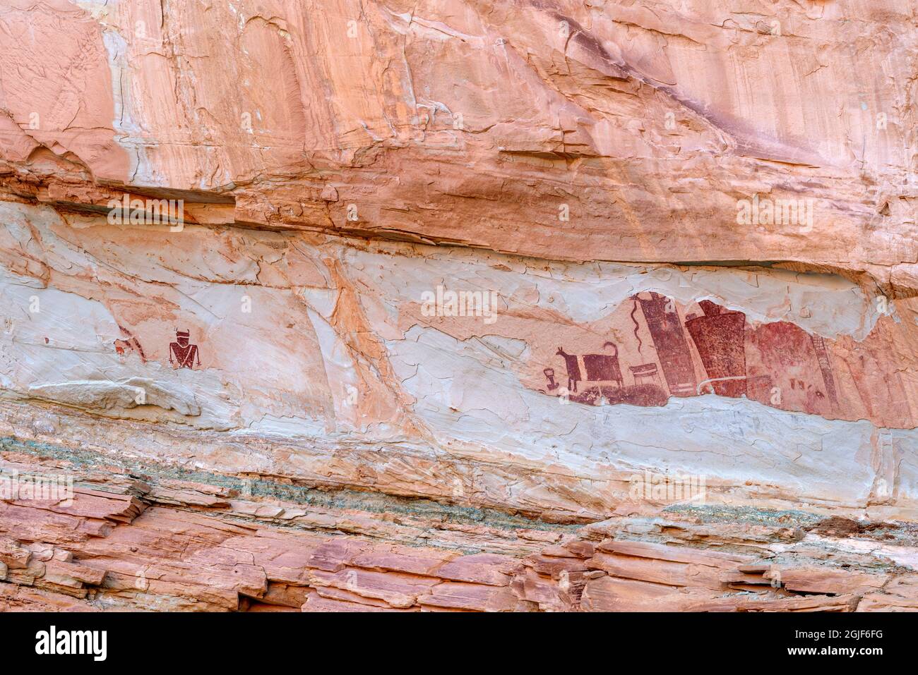 USA, Utah, Wayne County, San Rafael Reef, Temple Mountain die Pictografen sind ein Beispiel für Barrier Canyon-Piktogramme. Stockfoto