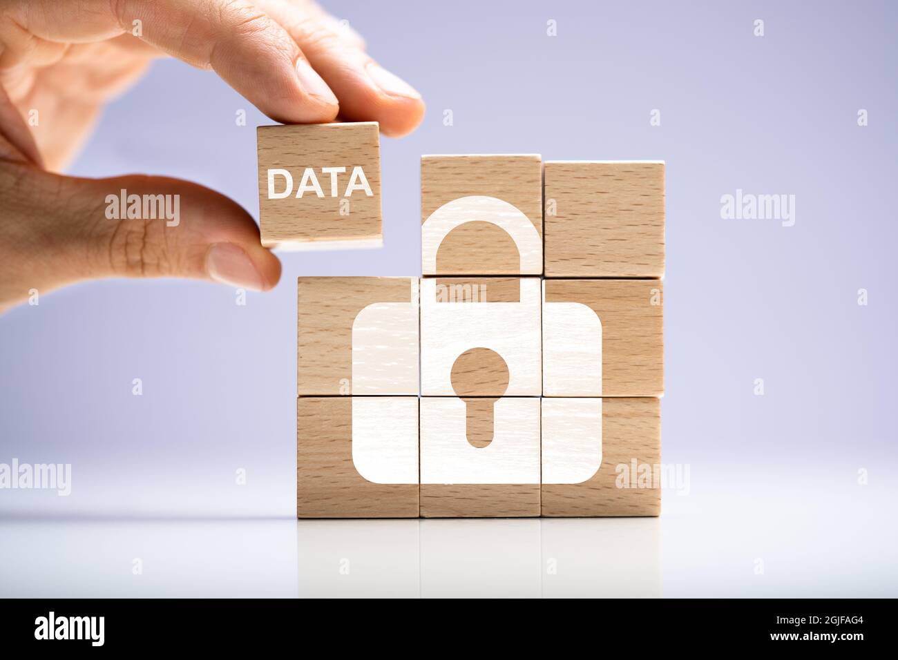 Ihre Online-Privatsphäre Und Datenschutz. Person Blockiert Daten Stockfoto