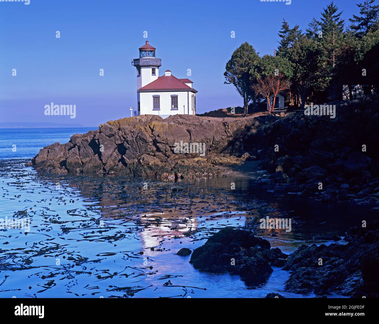 Washington State, San Juan Island, Lime Kiln Lighthouse, 1919, Eingang zur Haro Strait Stockfoto