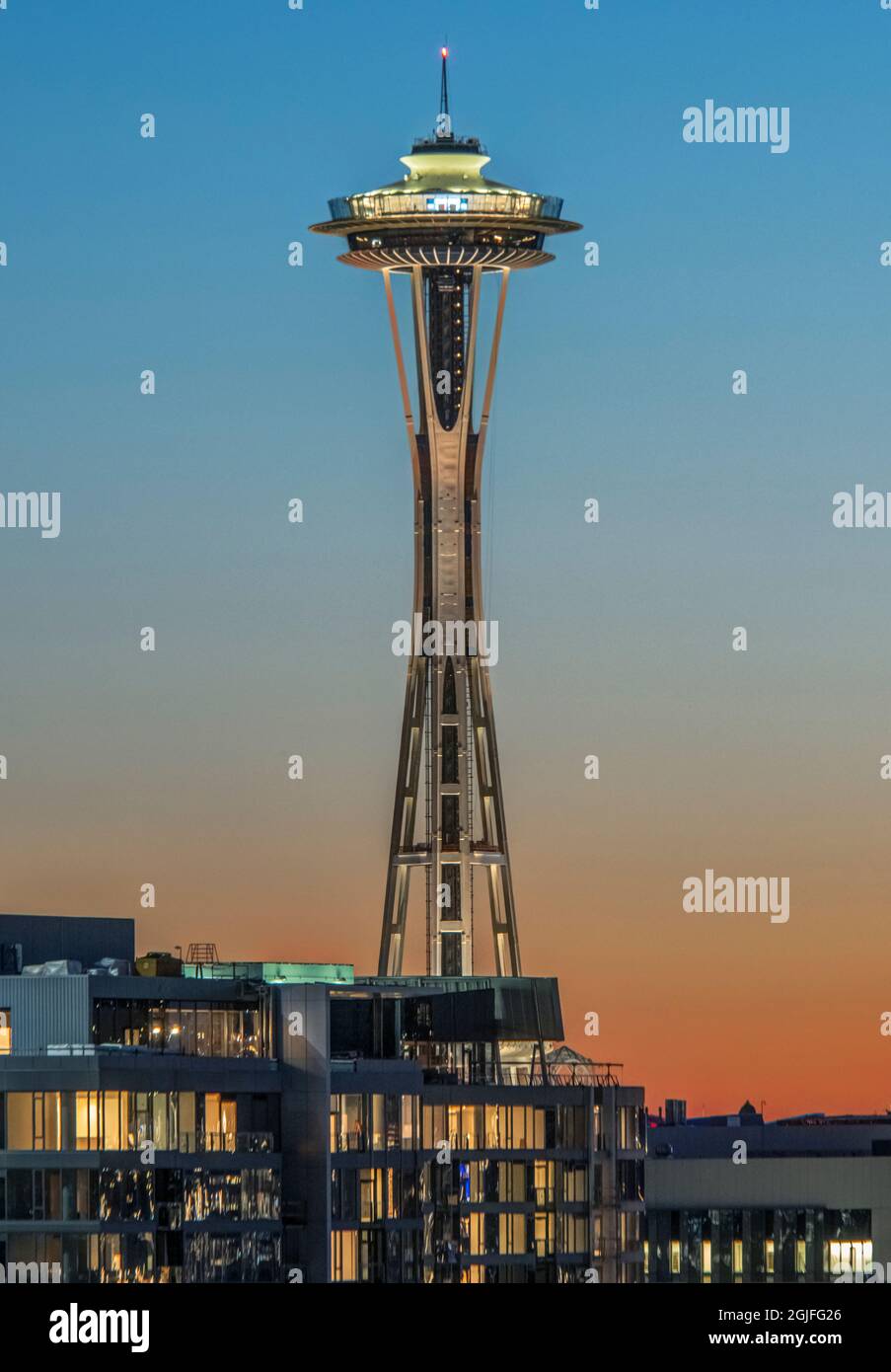 Washington State, Seattle. Space Needle bei Sonnenuntergang Stockfoto