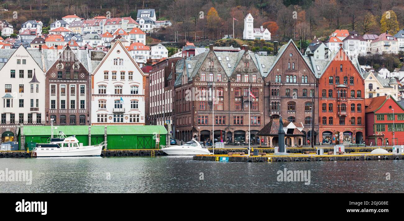 Bergen, Norwegen - 17. November 2017: Küstenansicht des Hafens von Bergen Stockfoto