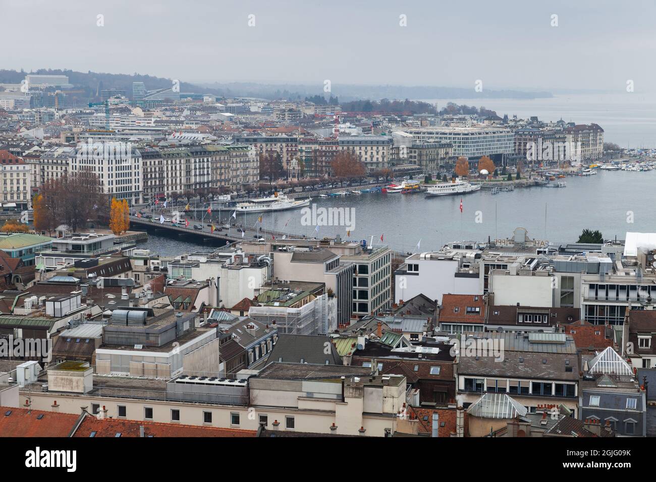 Genf, Schweiz - 26. November 2016: Stadtbild des Genfer Zentralbezirks und des Genfer Sees Stockfoto