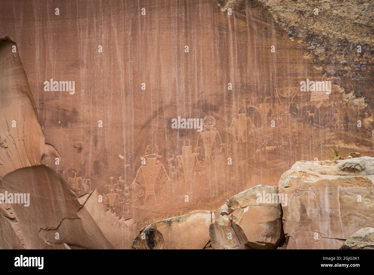 Nahaufnahme der Felszeichnungen an einer Canyon-Wand im Capitol Reef National Park in Utah Stockfoto