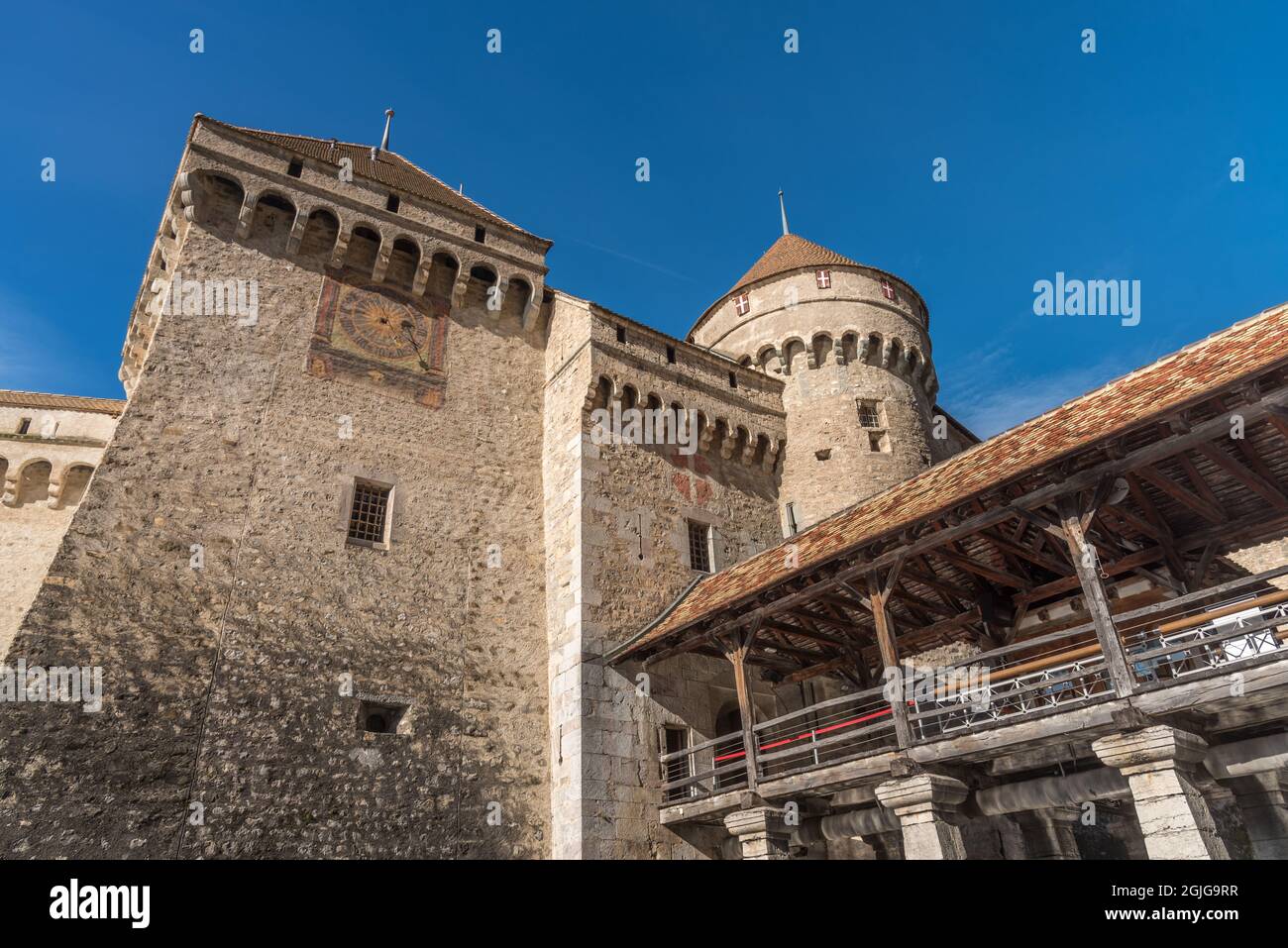 Teilansicht von Chateau Chillon im Genfer See, Schweiz. Hochwertige Fotos Stockfoto