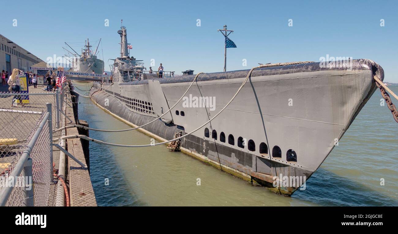 USS Pampanito U-Boot und Liberty SS Ship Jeremiah O'Brien am Pier 45, Fisherman's Wharf, San Francisco, Kalifornien, USA Stockfoto