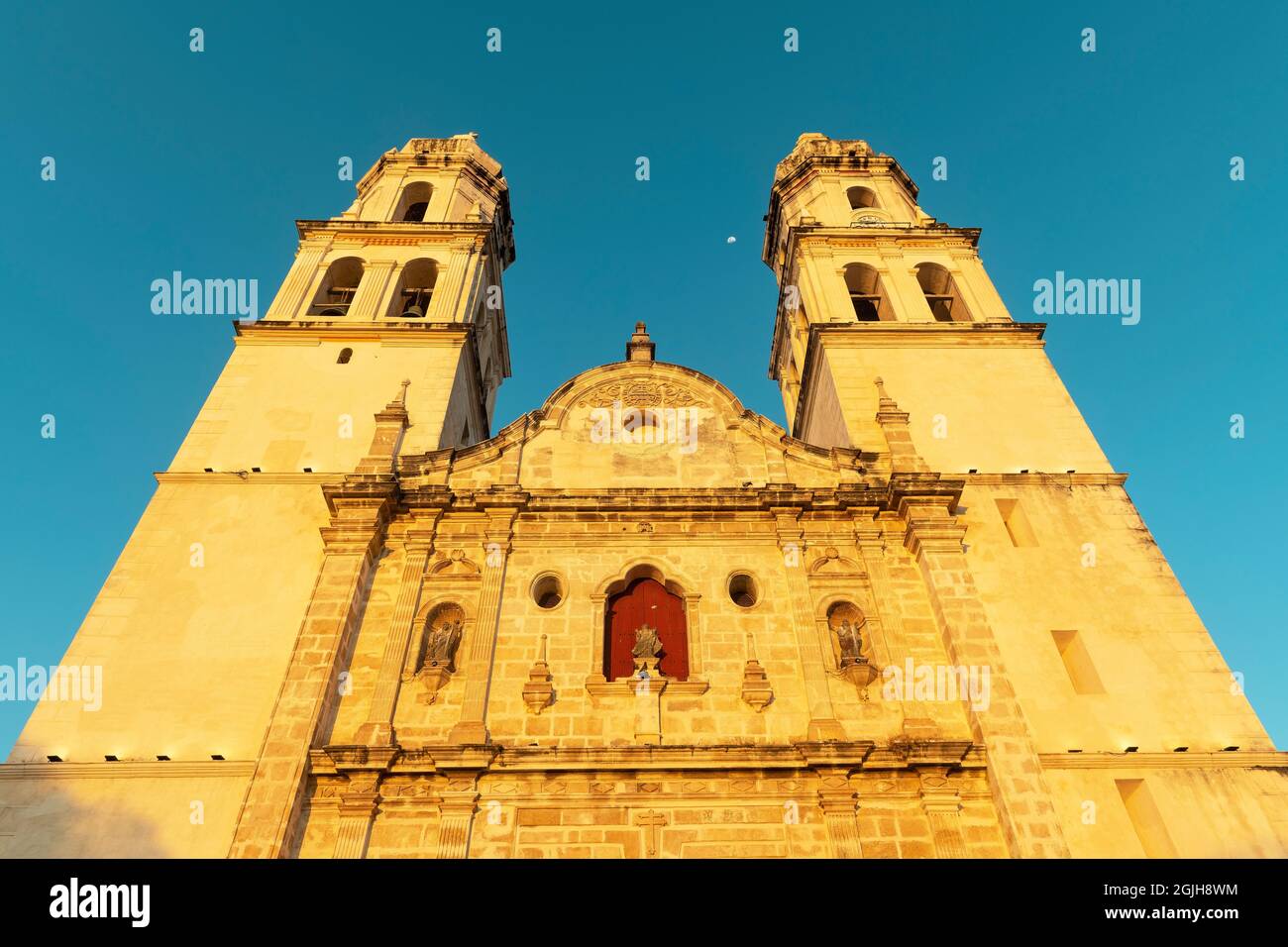 Kathedrale der Unbefleckten Empfängnis bei Sonnenuntergang, Campeche, Mexiko. Stockfoto