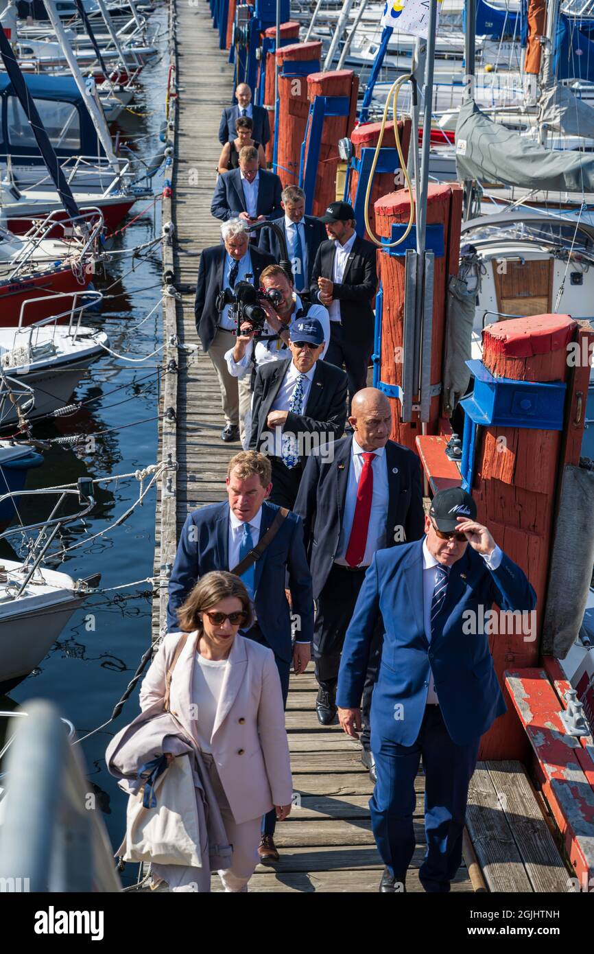 Fürst Albert II. Von Monaco mit der Direktorin Katja Mathes und Oberbürgermeister Ulf Kämpfer bei seinem Besuch bei GEOMAR in Kiel Stockfoto