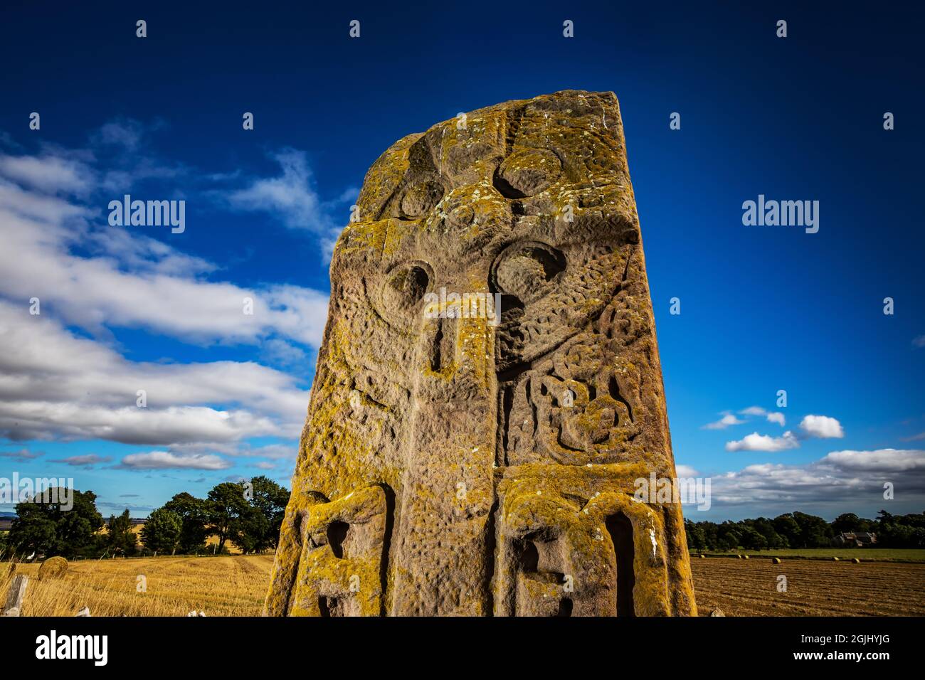 Der große Stein (Roadside Cross), einer der Aberlemno Standing Stones in Angus, Schottland Stockfoto