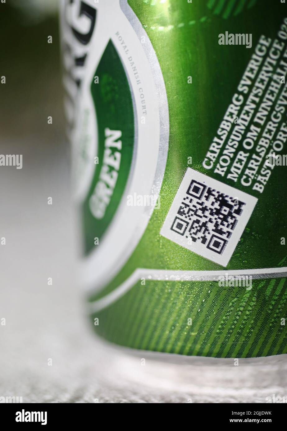 Ein QR-Code auf einer Bierstube aus Tuborg. Stockfoto
