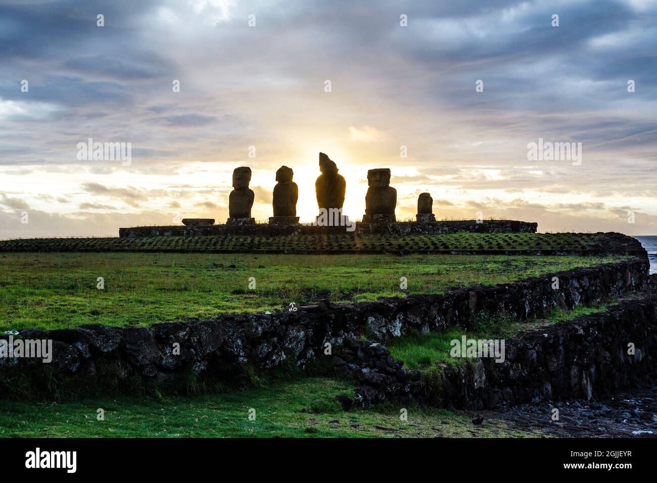 ISLA DE PASCUA. RAPA NUI. HANGA ROA. AHU TAHAI. Stockfoto