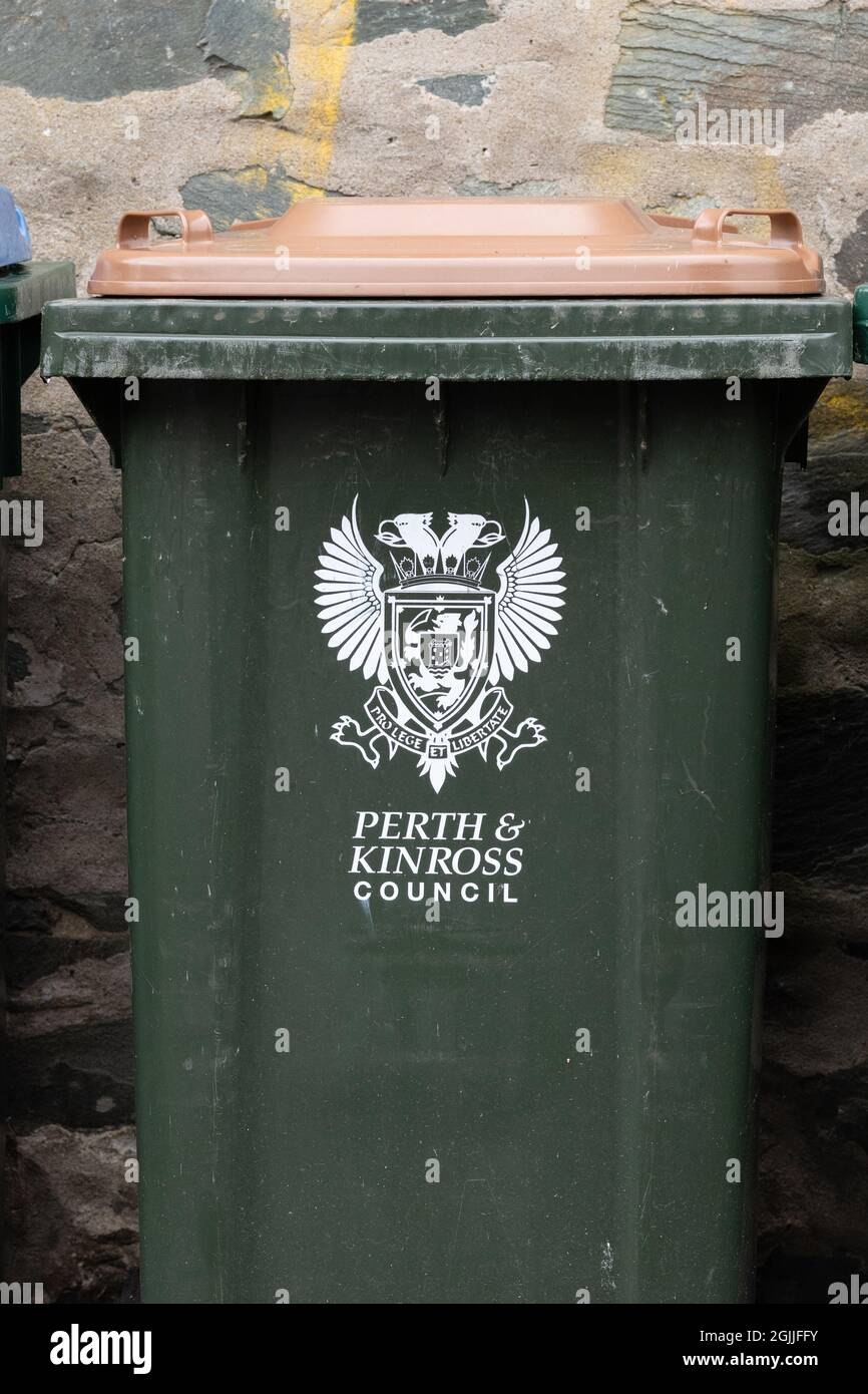 Wappen von Perth und Kinross auf Mülltonnen in Aberfeldy, Perth, und Kinross, Schottland, Großbritannien Stockfoto