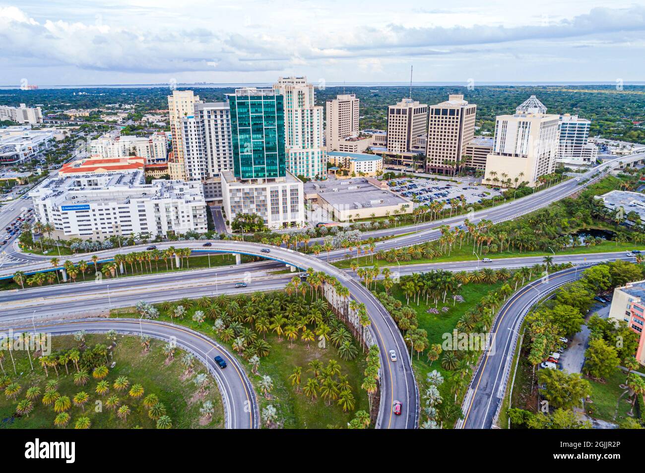 Miami Florida, Town Center One in Dadeland, Palmetto Expressway Highway, City Skyline Bürogebäude Wohnung Luftaufnahme von oben Stockfoto