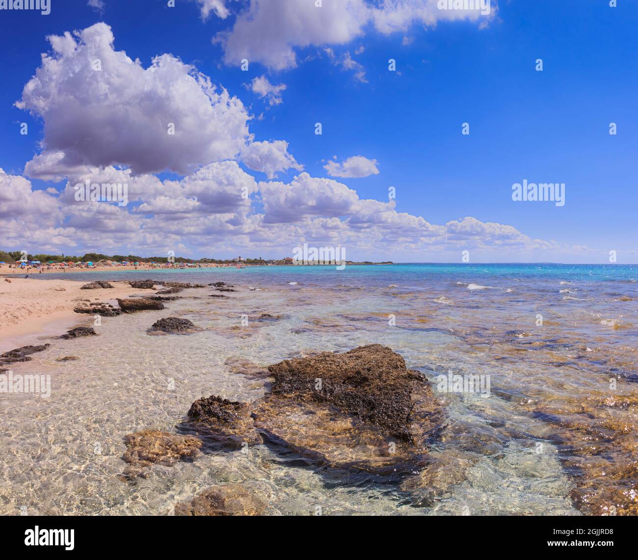 Die schönsten Strände Italiens: Punta Prosciutto in Apulien. Die Küste ist ein Paradies im Herzen des Salento. Stockfoto