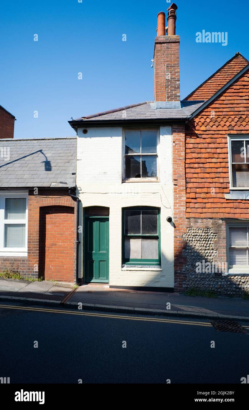 Ein sehr enges, dünnes Haus im Zentrum von Lewes, East Sussex Stockfoto