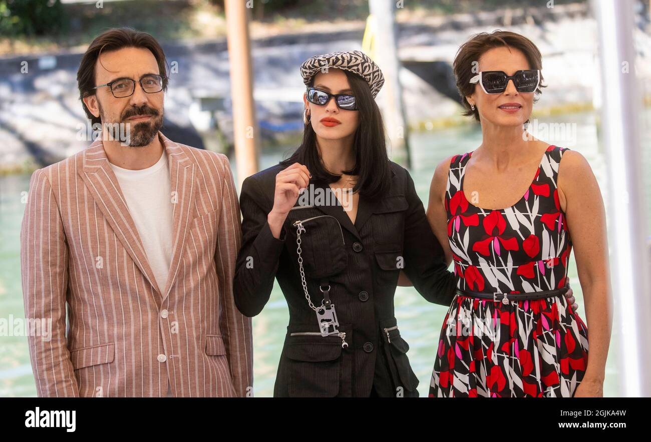 Israel Elejalde, Milena Smit und Aitana Sánchez-Gijón werden beim 78. Internationalen Filmfestival in Venedig zu sehen sein Stockfoto