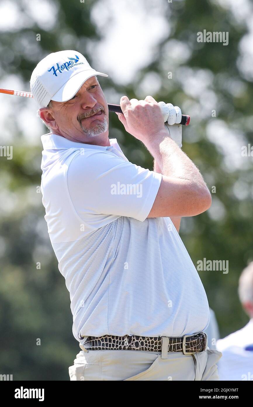 Jennings, USA. September 2021. 10. September 2021: Tom Gillis vom Lake Orion Michigan vom ersten Abschlag während der ersten Runde des Ascension Charity Classic im Norwood Hills Country Club in Jennings, MO Richard Ulreich/CSM Credit: CAL Sport Media/Alamy Live News Stockfoto