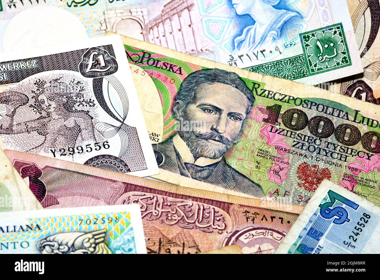 Bunte alte World Paper Geld Hintergrund, Banknoten aus verschiedenen Ländern Sammlung, internationale Banknoten für globale Währungen Konzept Stockfoto