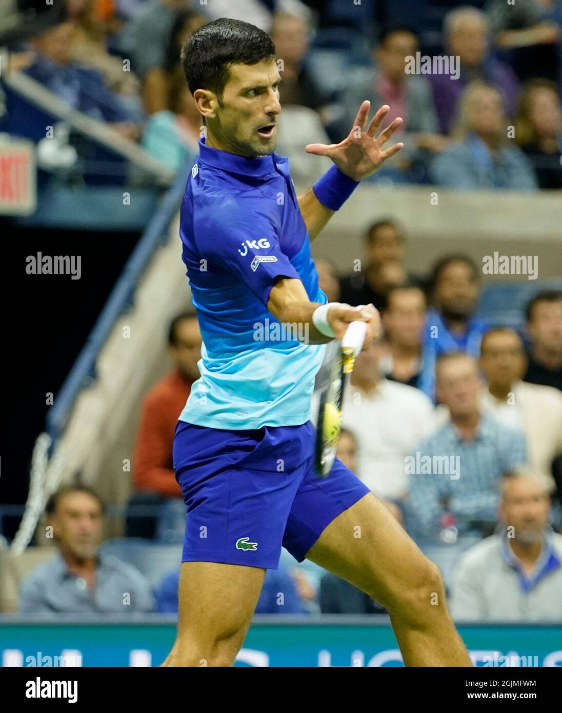 New York, USA. September 2021. 10. September 2021: Novak Djokovic (SRB) besiegte Alexander Zverev (GER) in fünf Sätzen bei den US Open, die im Billy Jean King National Tennis Center in Flushing, Queens, New York/USA gespielt werden © Jo Becktold/Tennisclix/CSM/CSM Credit: CAL Sport Media/Alamy Live News Stockfoto