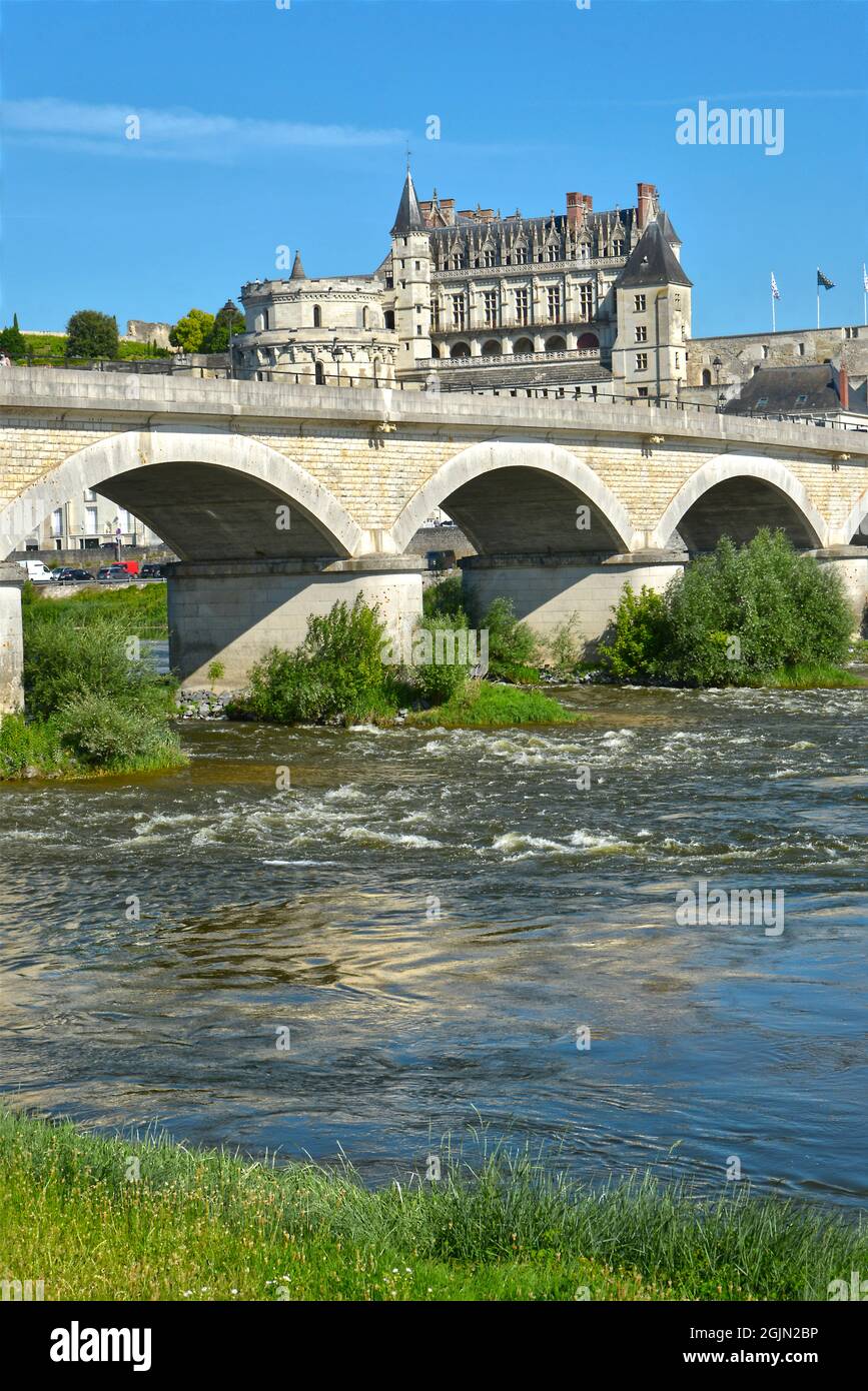 Brücke von General Leclerc über die Loire und castel bei Amboise, einer Gemeinde im Département Indre-et-Loire in Zentralfrankreich Stockfoto