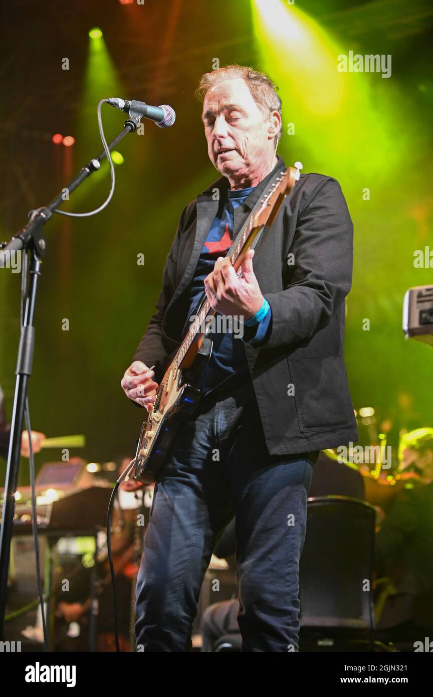 10. September 2021, Leeds, South Yorkshire, U.K: Go West Performing at , 80s Classical Concert , Leeds Millenium Square , UK , 10.09.2021 (Bildnachweis: © Robin Burns/ZUMA Press Wire) Stockfoto