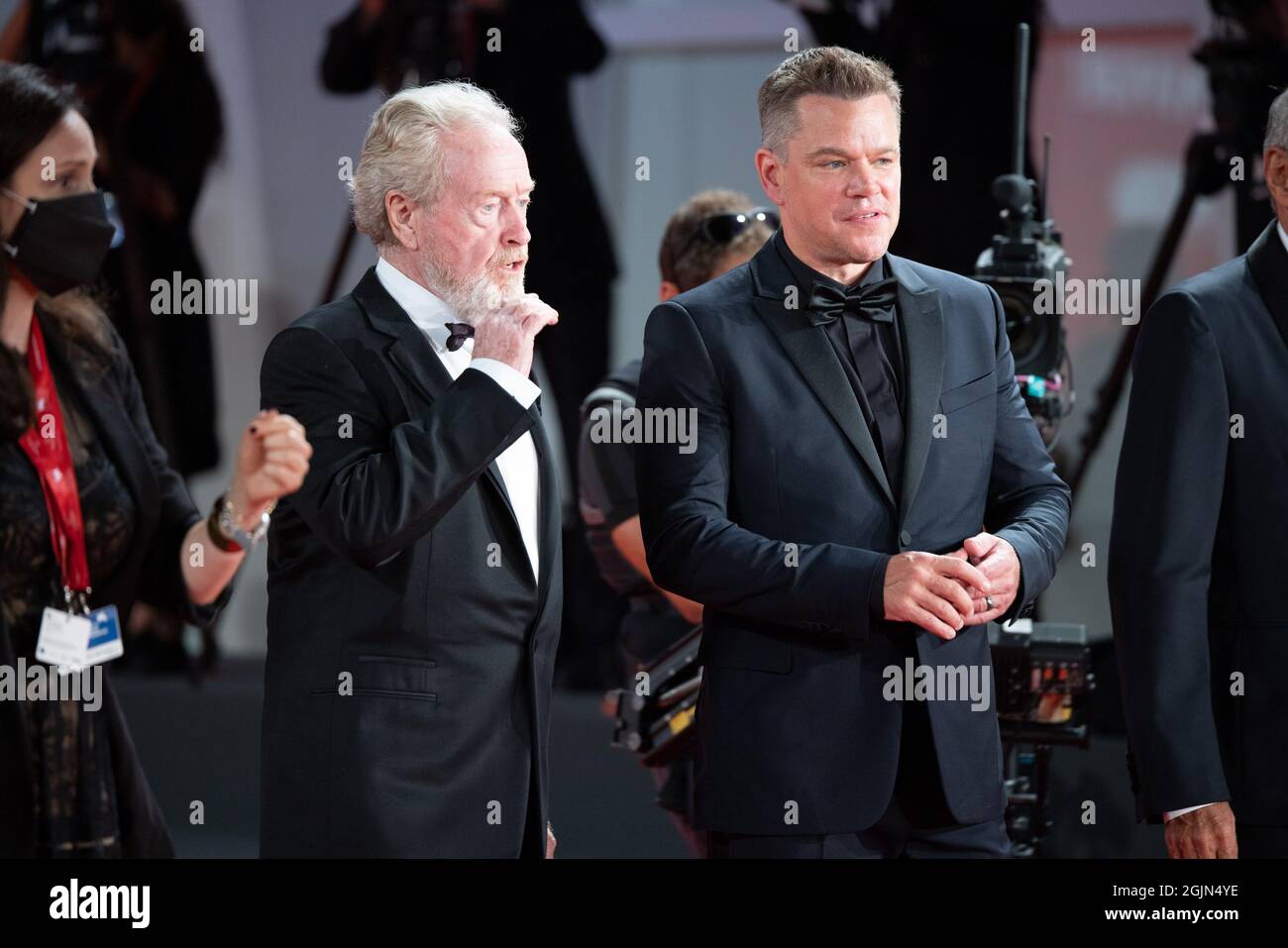 Ben Affleck und Regisseur Ridley Scott besuchen den roten Teppich des Films „das letzte Duell“ während der 78. Internationalen Filmfestspiele von Venedig am September Stockfoto