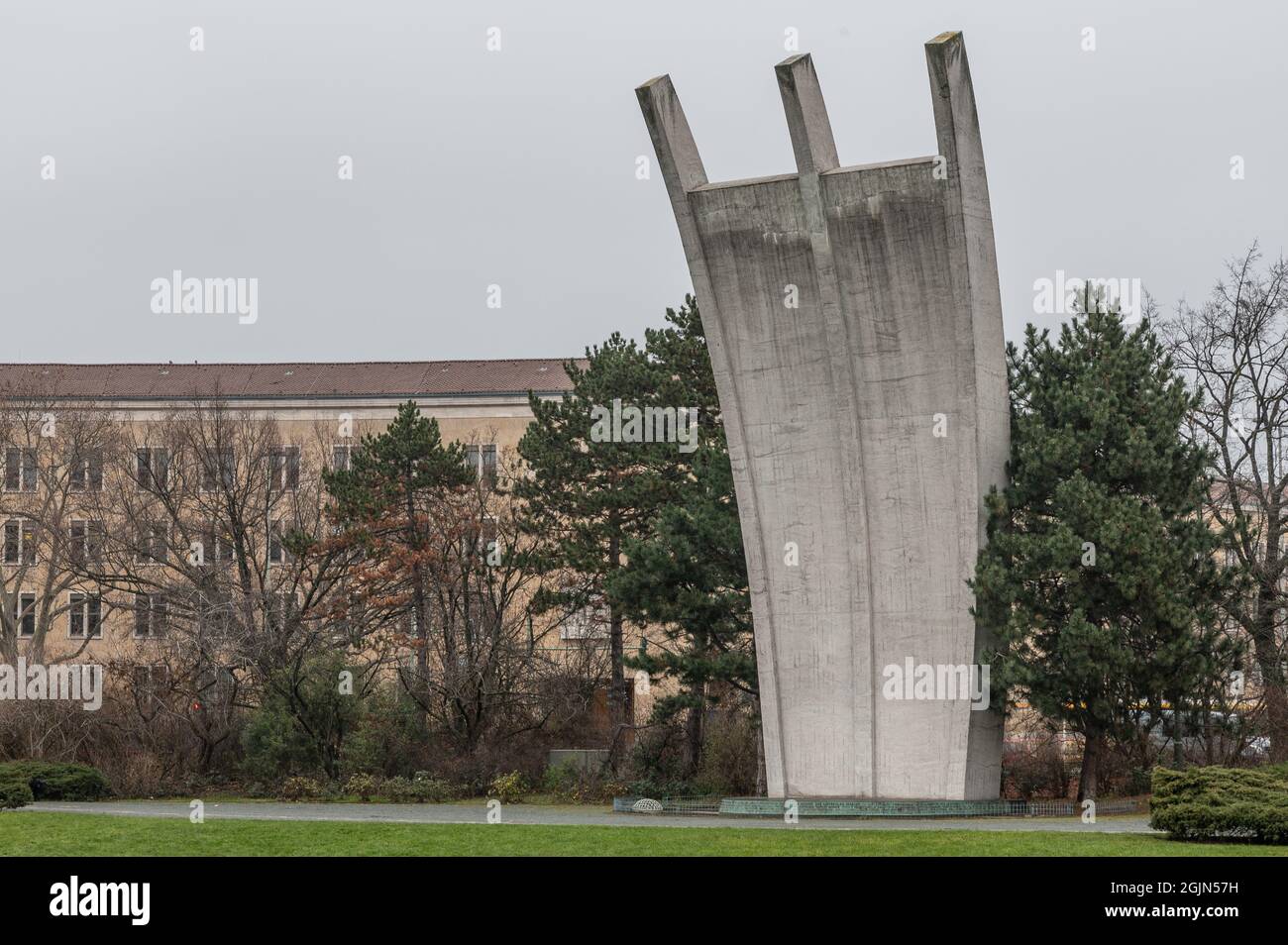 Luftlift-Denkmal in Berlin Tempelhof aus dem Jahr 1951 zur Zeit des Kalten Krieges Stockfoto