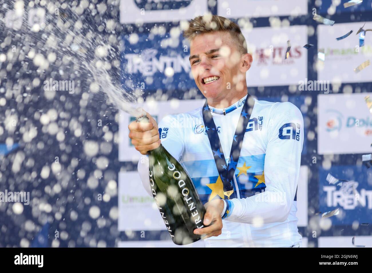 Trient, Italien. September 2021. Thibau NYS (Bel) während der UEC Road European Championships - Under 23 Men Road Race, Street Cycling in Trento, Italy, September 11 2021 Quelle: Independent Photo Agency/Alamy Live News Stockfoto