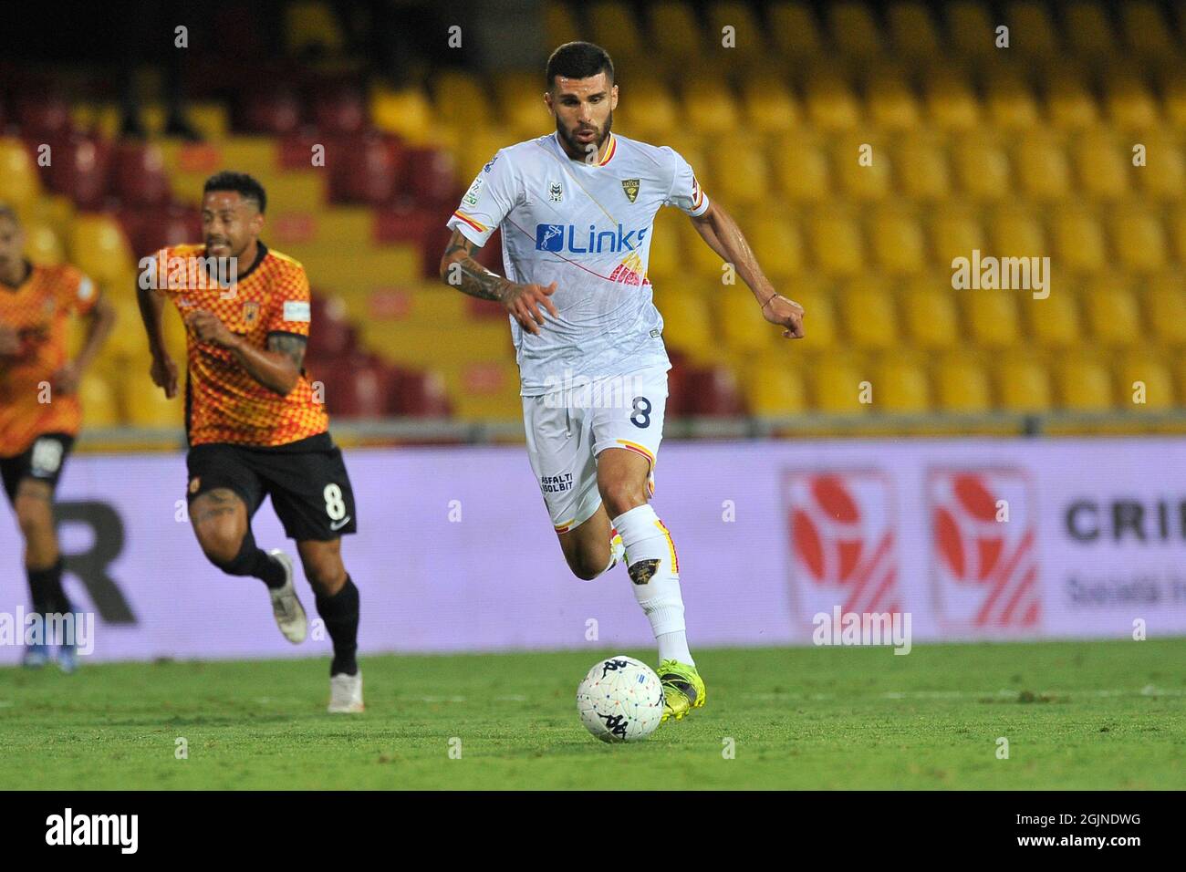 Benevento, Italien. September 2021. Mario Gargiuolo Spieler von Lecce, während des Spiels der italienischen Serie B Meisterschaft zwischen Benevento gegen Lecce Endergebnis 0-0, Spiel im Ciro Vigorito Stadium gespielt. Benevento, Italien, 10. September 2021. (Foto von Vincenzo Izzo/Sipa USA) Quelle: SIPA USA/Alamy Live News Stockfoto