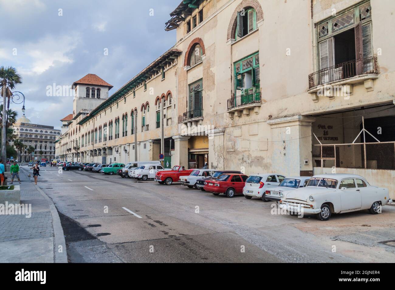 HAVANNA, KUBA - 20. FEB 2016: Bau eines Hafens in Havanna Vieja, Kuba Stockfoto