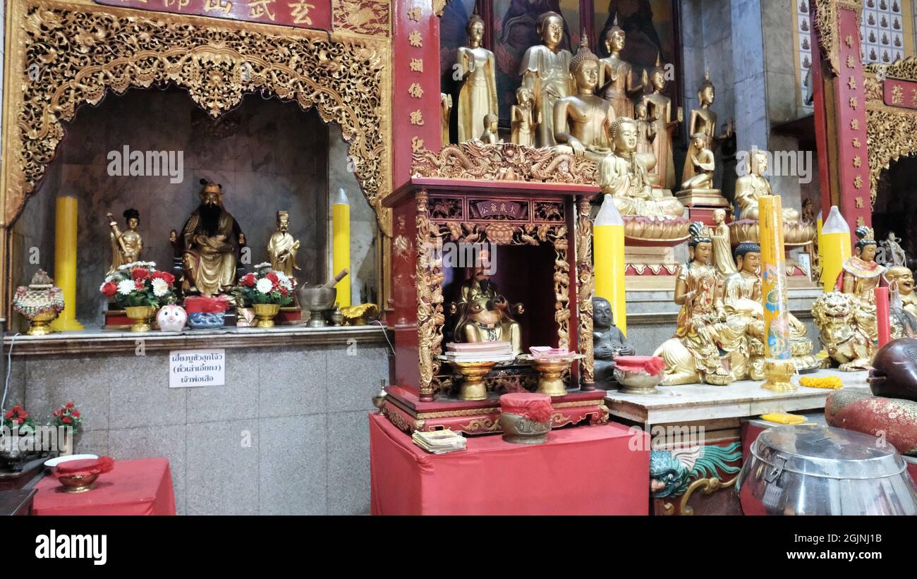 Wat Lokanukroh Chua TU Te Shrine Chinatown Bangkok Thailand ein kleiner vietnamesisch-chinesischer buddhistischer Tempel, auch bekannt als Annamese Mahayana Tempel, Phalit Phon Alley Stockfoto