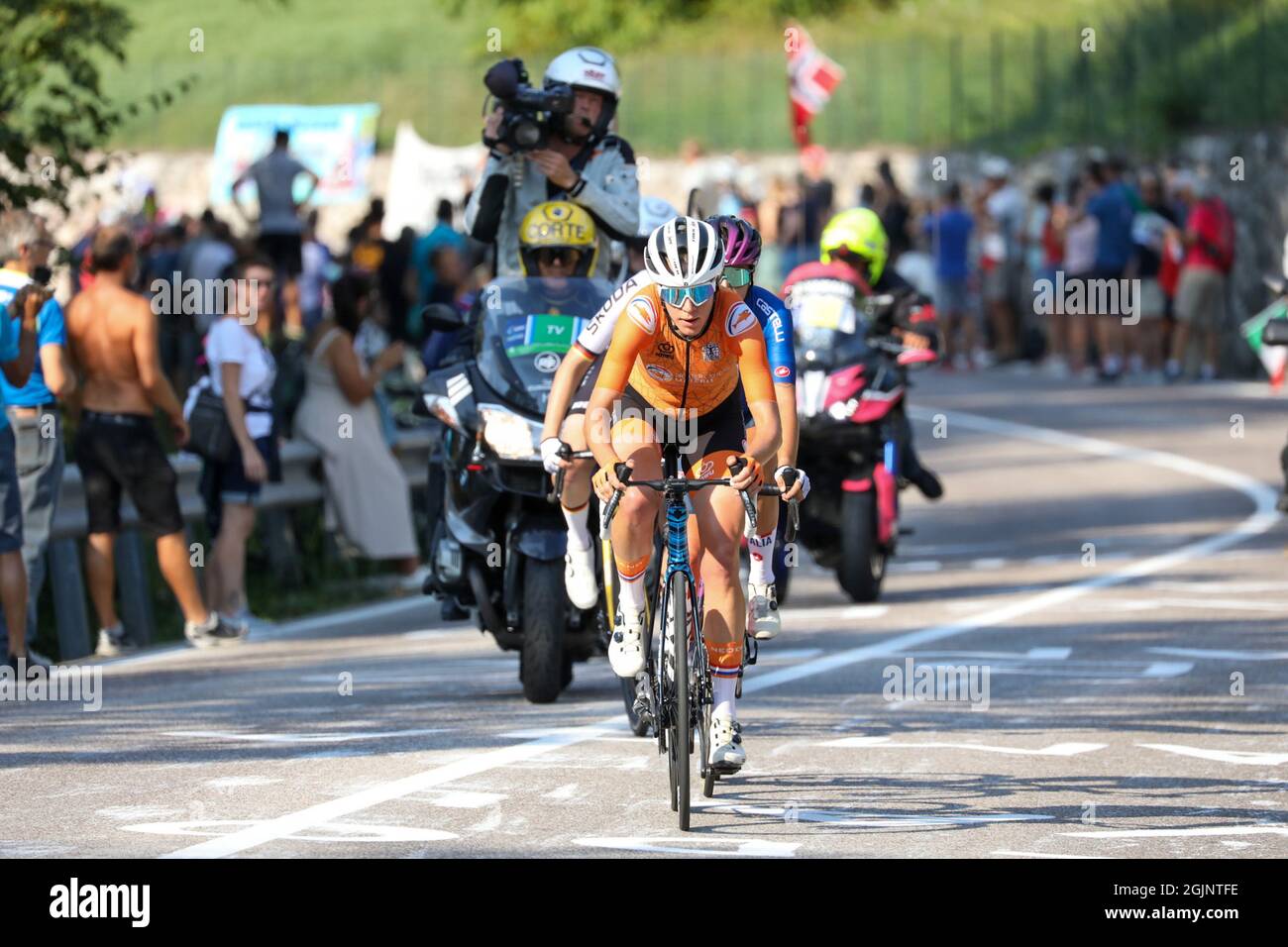 Trient, Italien, 11. September 2021, Ellen VAN DIJK (NED) und Soraya PALADIN (ITA) während der UEC Road European Championships - Elite Women Road Race - Street Cycling Stockfoto