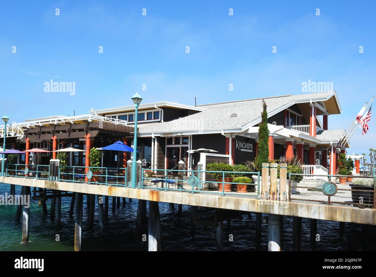 REDONDO BEACH, CALIFORNIA - 10 SEP 2021: Kincaid's Fish, Chop and Steakhouse am Redondo Beach Pier. Stockfoto