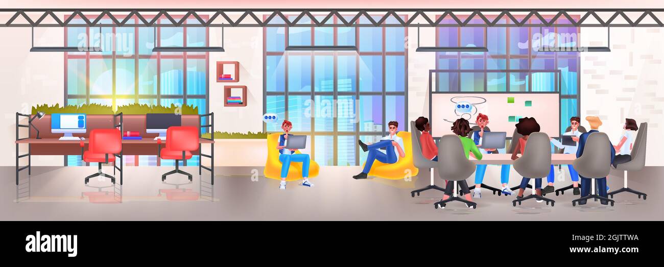 Geschäftsleute diskutieren während des Meetings am runden Tisch Chat Bubble Kommunikation Teamwork Brainstorming Stock Vektor