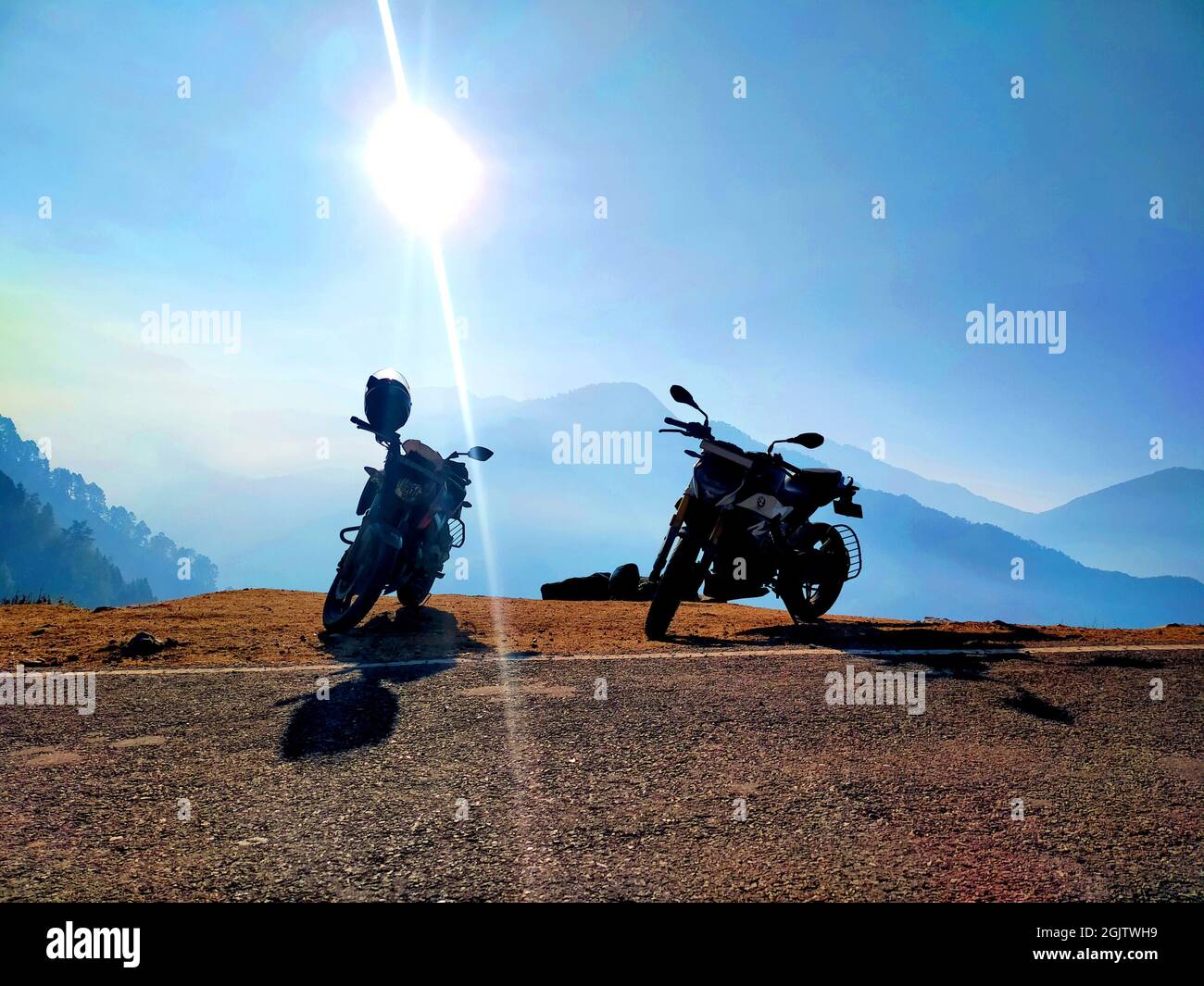 Ladakh, Indien - Dezember 2020 - Adventure Bike auf den Straßen von Ladakh. Stockfoto