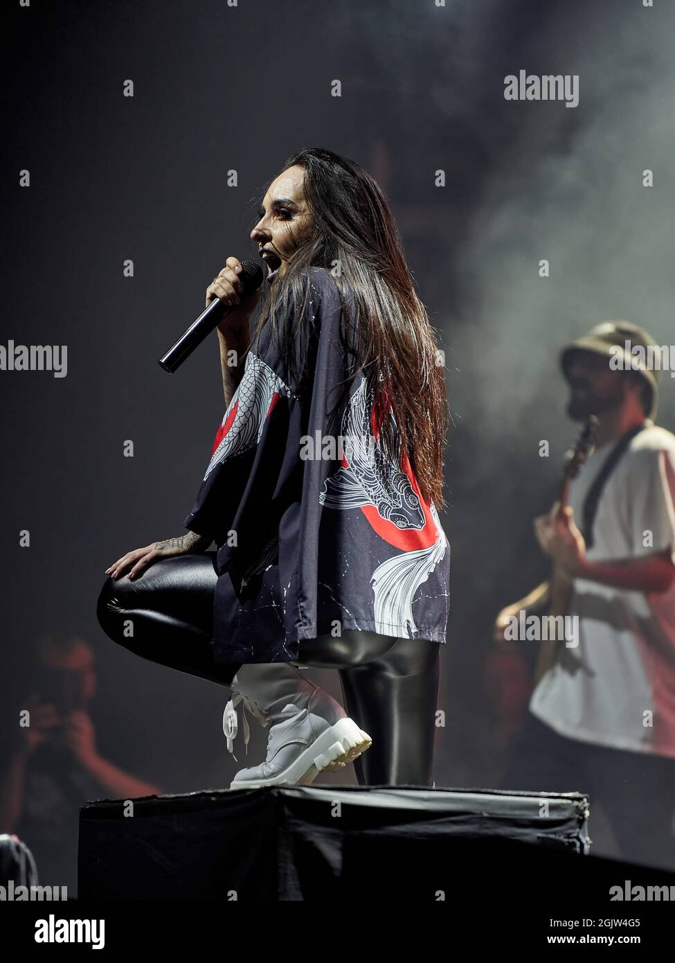 Moskau, Russland. September 2021. Tatiana Shmayljuk von der Jinjer Band spielt live auf der Bühne des Moskauer 1930. (Foto von Mihail Siergiejevicz/SOPA IMAG/Sipa USA) Quelle: SIPA USA/Alamy Live News Stockfoto