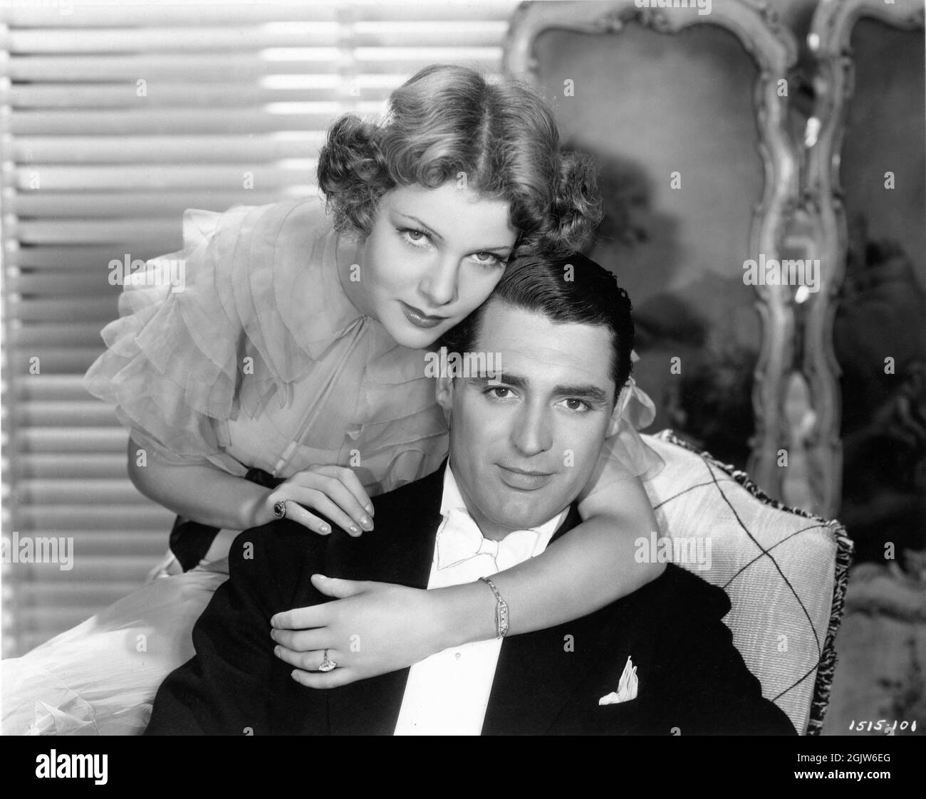 ELISSA LANDI und CARY GEWÄHREN WERBEPORTRAIT in ENTER MADAME 1935 Regisseur ELLIOT NUGENT Kostümbild Travis Banton Paramount Picturms Stockfoto