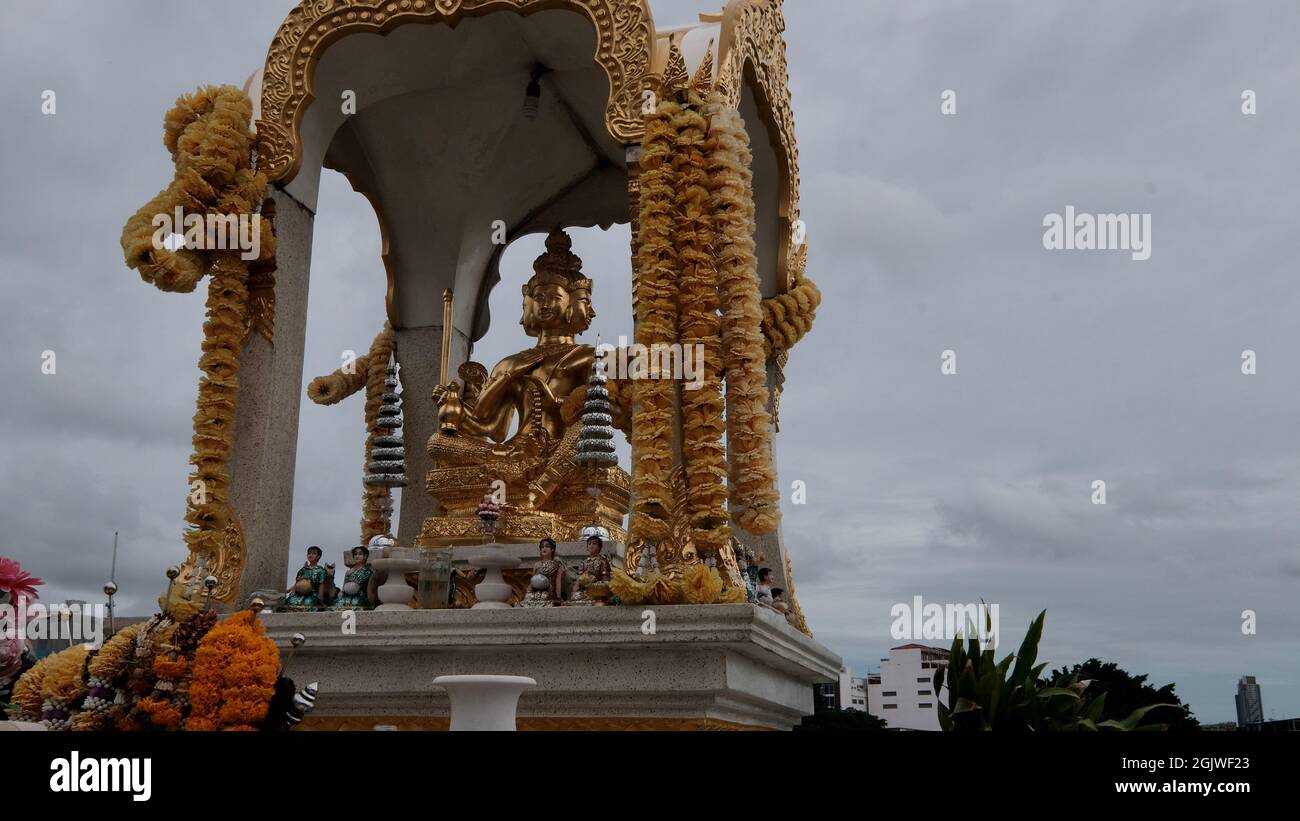 Buddhistischer Schrein Chinesische Götter am Chao Phraya River Chinatown Bangkok Thailand Stockfoto