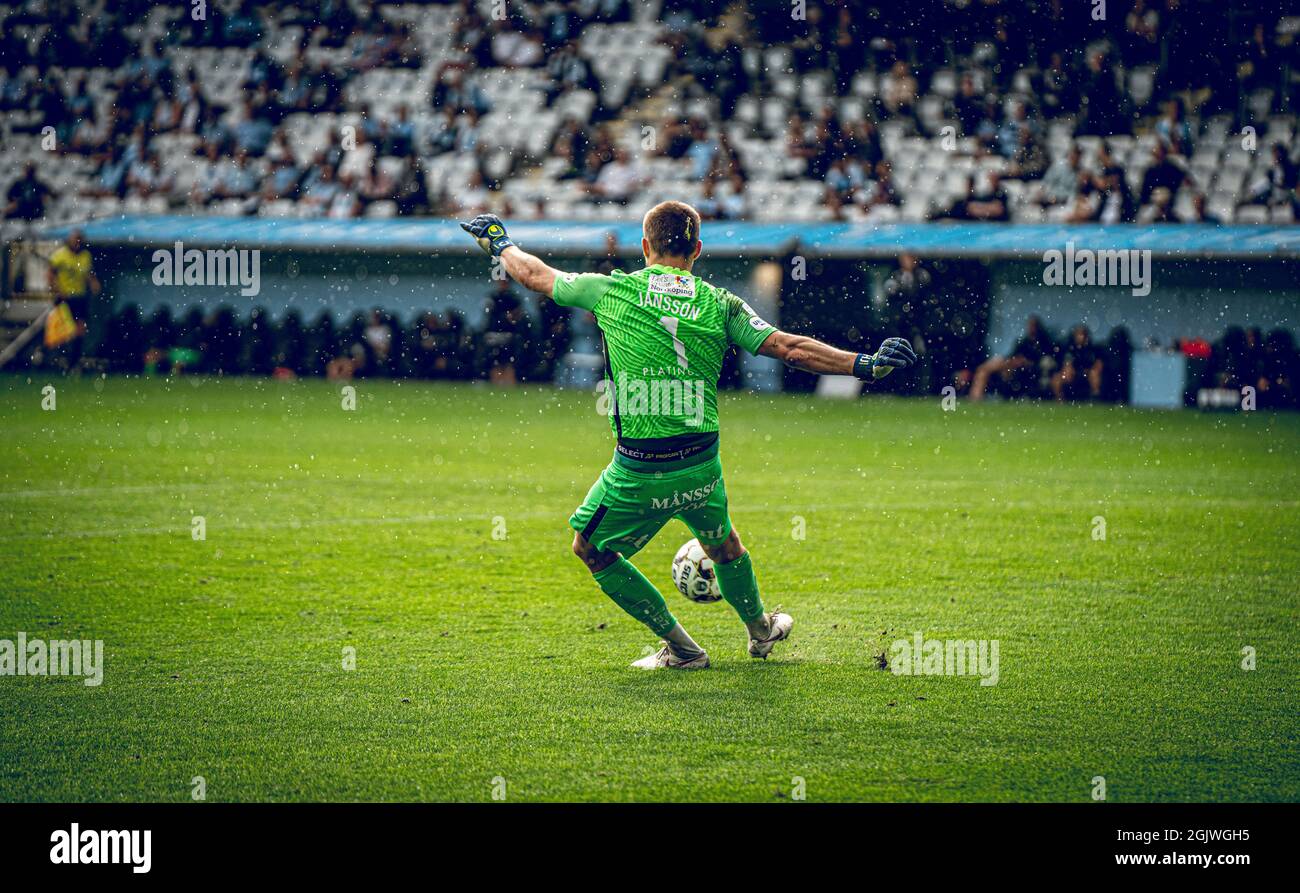 Malmoe, Schweden. September 2021. Torhüter Oscar Jansson (1) von IFK Norrkoping beim Allsvenskan-Spiel zwischen Malmoe FF und IFK Norrkoping im Eleda Stadion in Malmoe. (Foto: Gonzales Photo/Alamy Live News Stockfoto