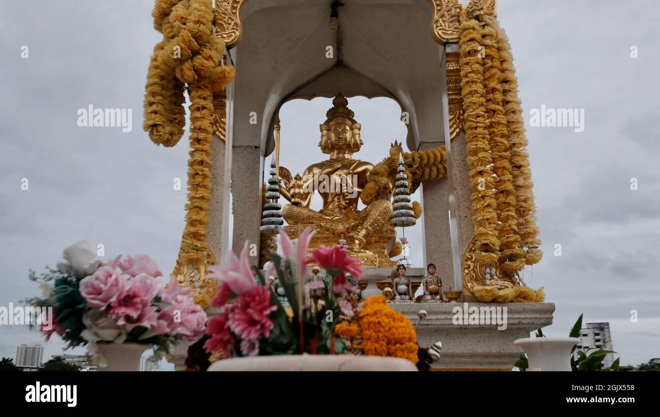 Buddhistischer Schrein Chinesische Götter am Chao Phraya River Chinatown Bangkok Thailand Stockfoto
